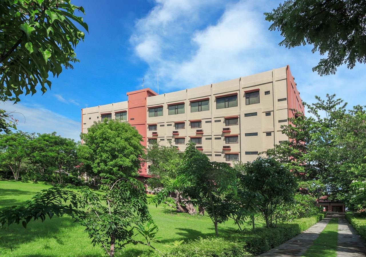 The Jayakarta Suites Komodo Flores Labuan Bajo Exterior foto